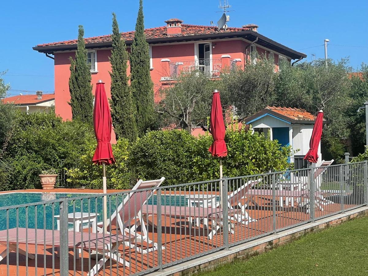 In Versilia Серавецца Экстерьер фото